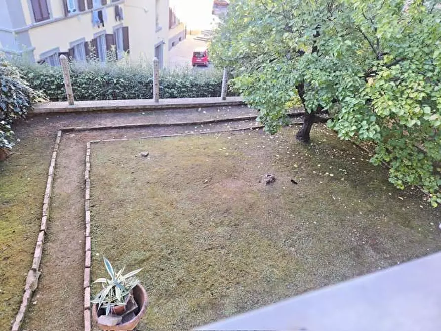 Immagine 23 di Appartamento in vendita  a Siena