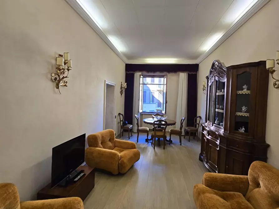 Immagine 2 di Appartamento in vendita  a Siena