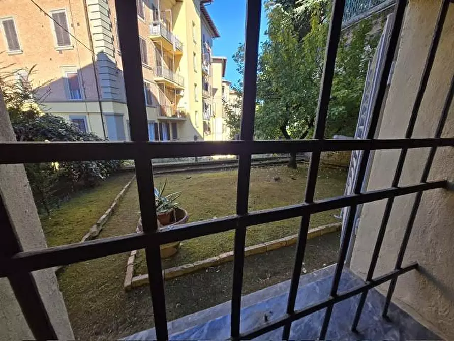 Immagine 25 di Appartamento in vendita  a Siena