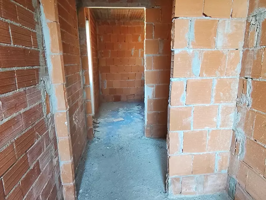 Immagine 12 di Ufficio in vendita  a Capannori