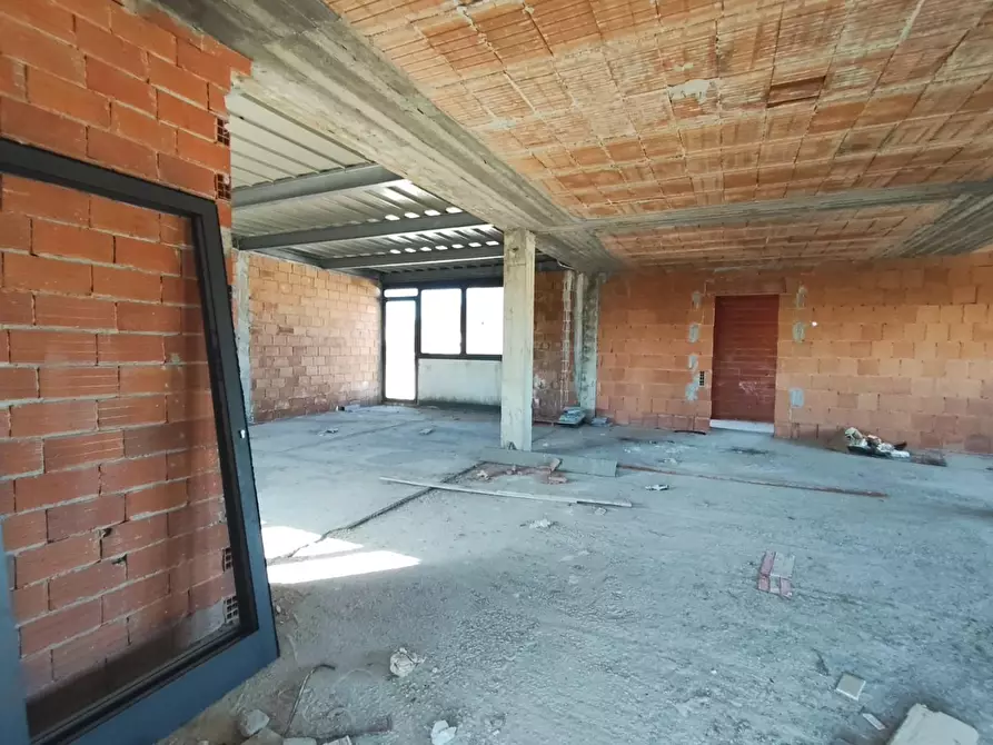 Immagine 5 di Ufficio in vendita  a Capannori