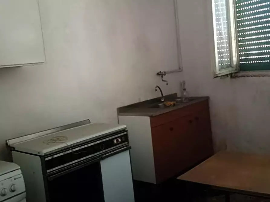 Immagine 12 di Palazzo in vendita  a Cascina