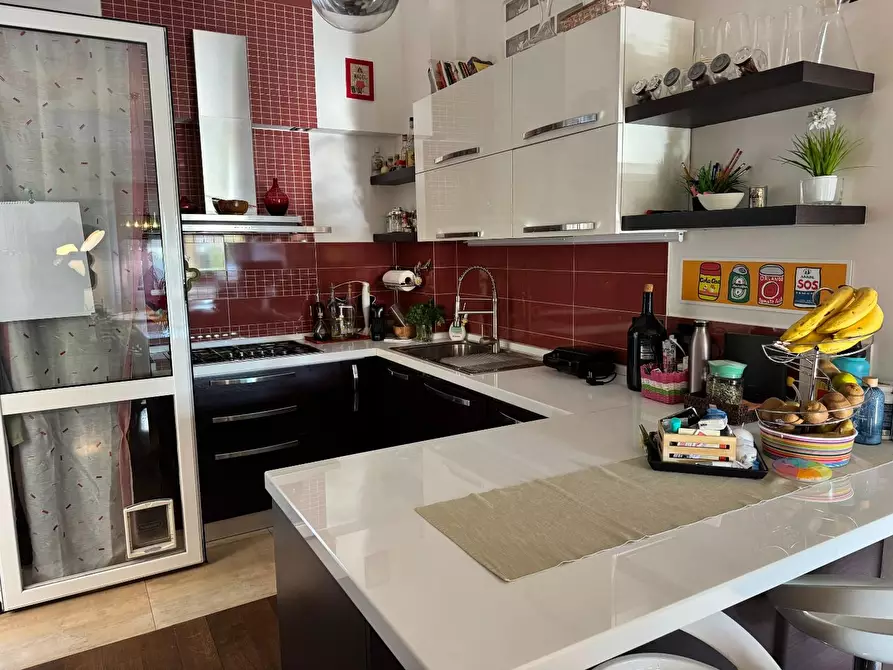 Immagine 4 di Appartamento in vendita  a Viareggio