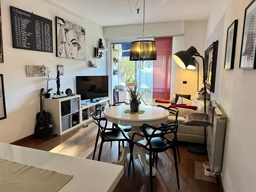 Immagine 1 di Appartamento in vendita  a Viareggio