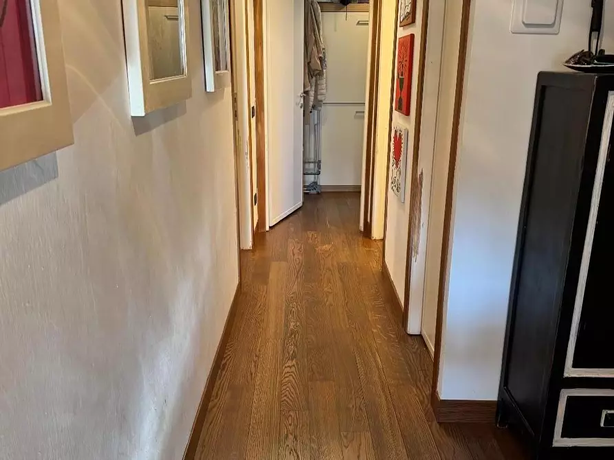 Immagine 8 di Appartamento in vendita  a Viareggio