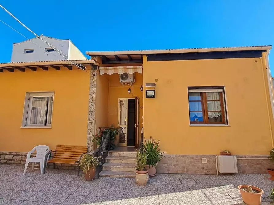 Immagine 1 di Villa in vendita  a Rosignano Marittimo