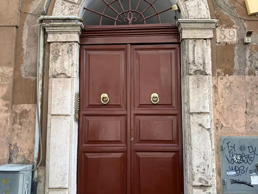 Immagine 1 di Magazzino in vendita  a Roma