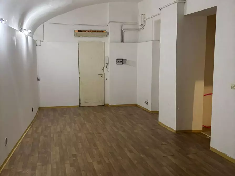 Immagine 5 di Magazzino in vendita  a Roma