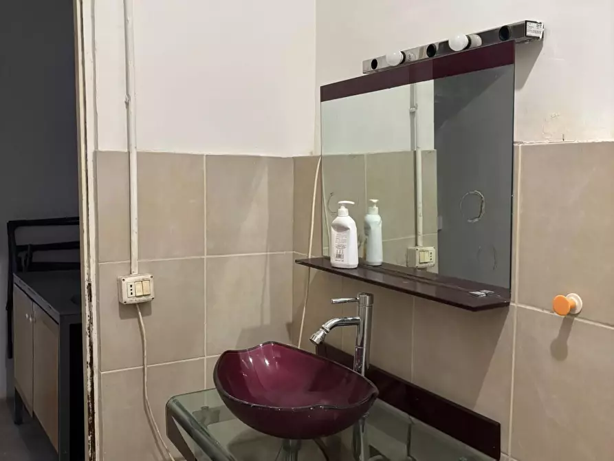 Immagine 11 di Magazzino in vendita  a Roma