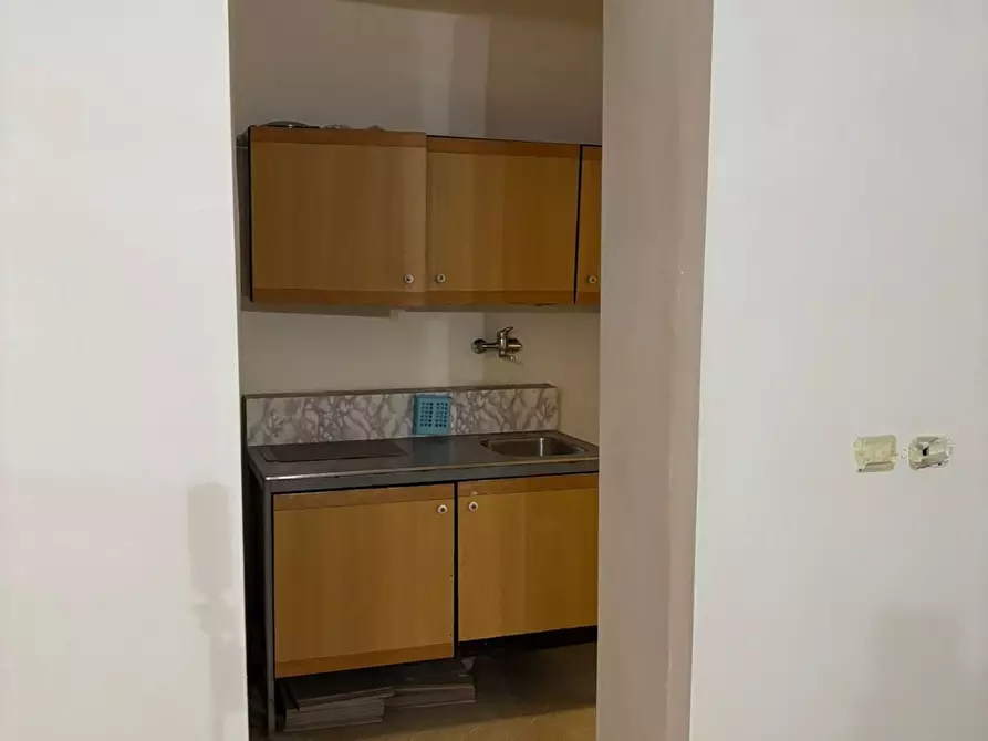 Immagine 6 di Magazzino in vendita  a Roma