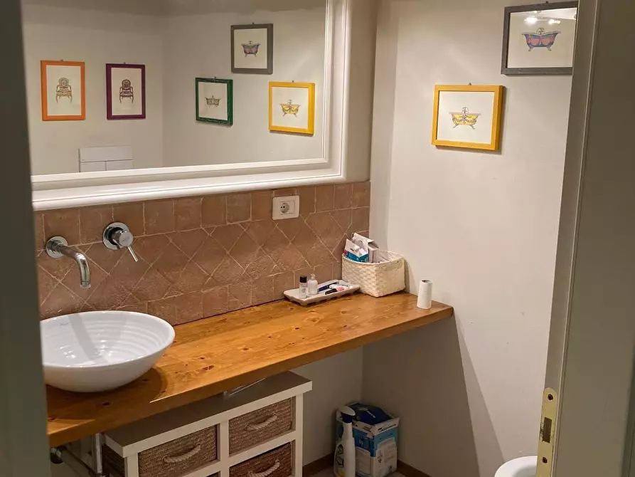 Immagine 13 di Appartamento in vendita  a Siena