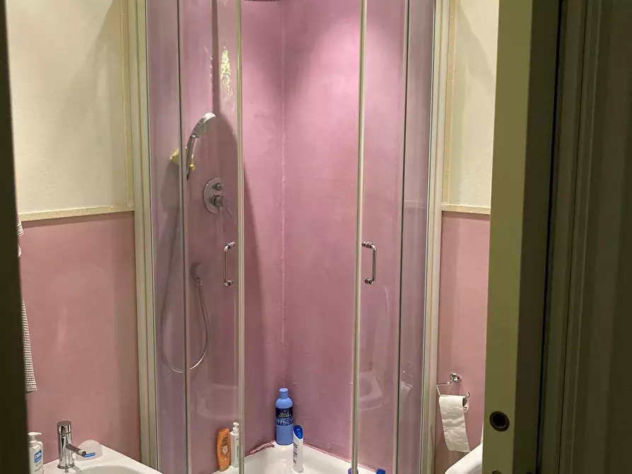 Immagine 14 di Appartamento in vendita  a Siena