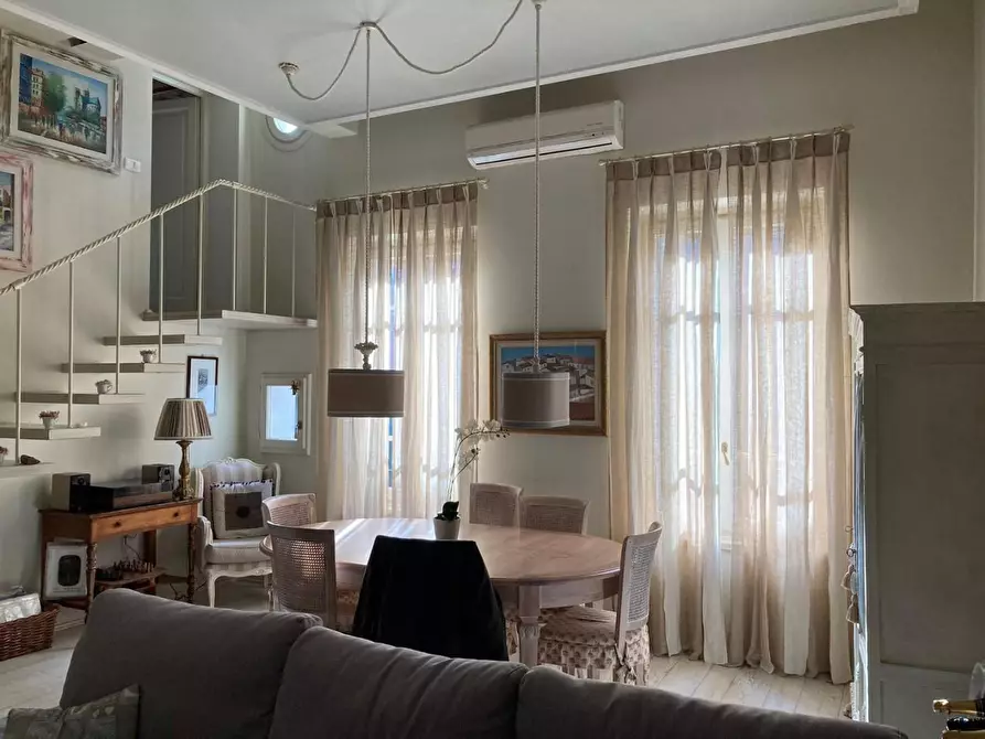 Immagine 1 di Appartamento in vendita  a Siena