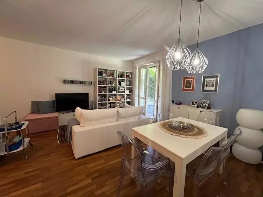 Immagine 1 di Appartamento in vendita  a Viareggio