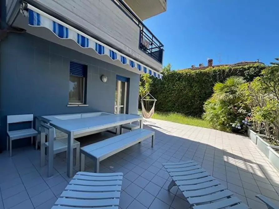 Immagine 4 di Appartamento in vendita  a Viareggio