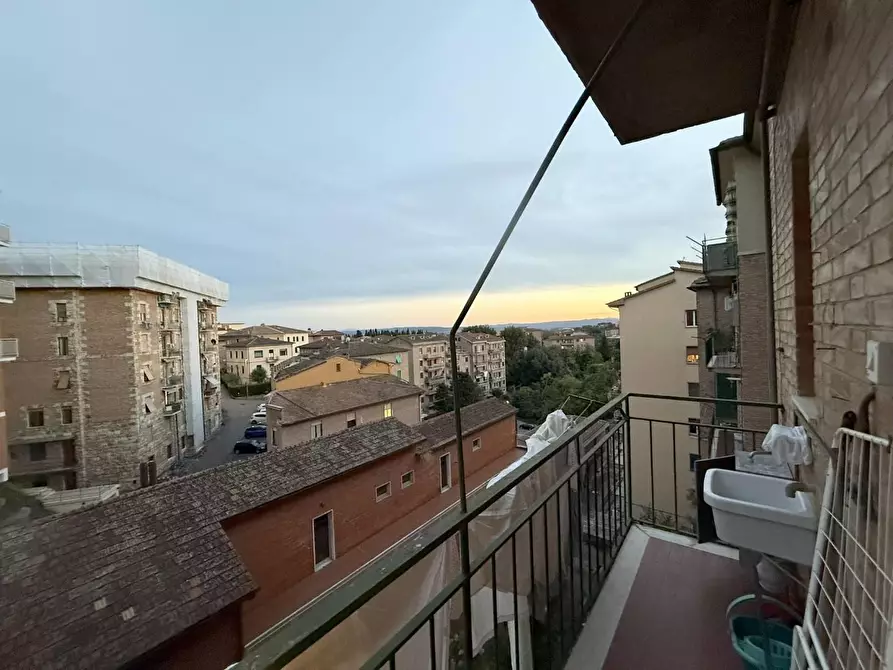 Immagine 10 di Appartamento in affitto  a Siena