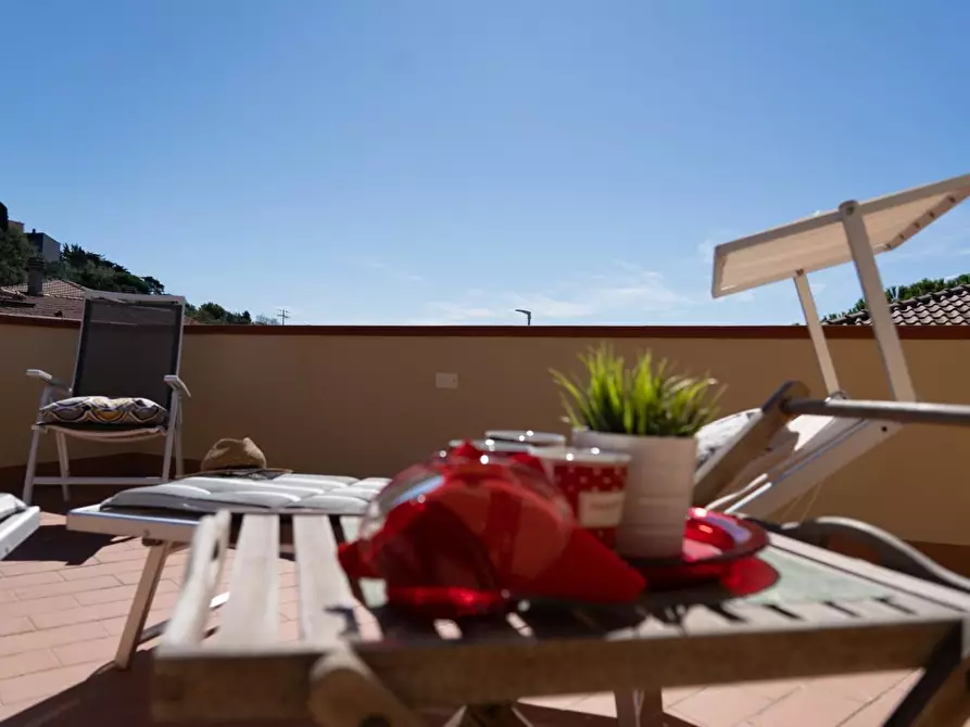 Immagine 5 di Mansarda in vendita  a Rosignano Marittimo