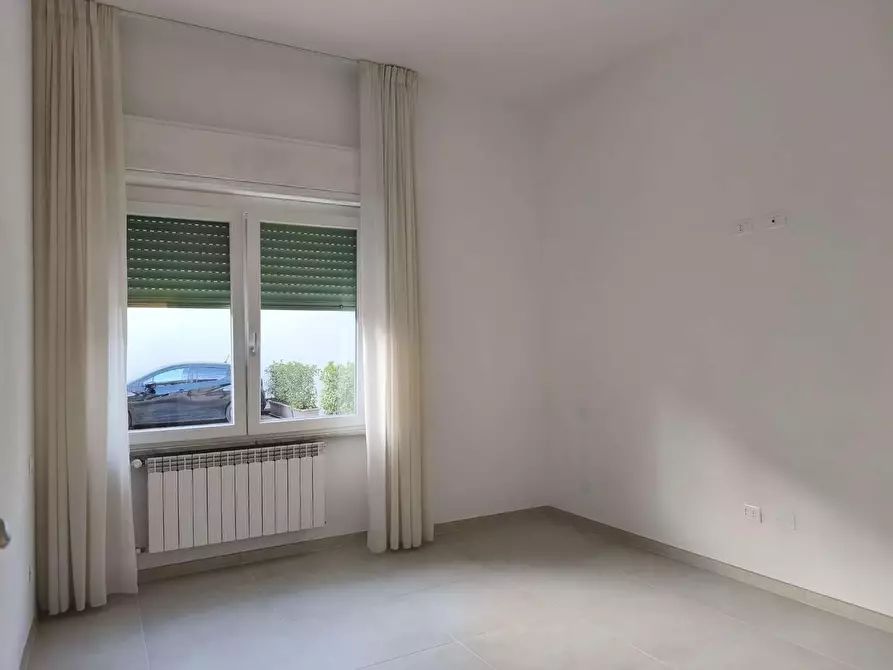 Immagine 6 di Appartamento in affitto  a Carrara