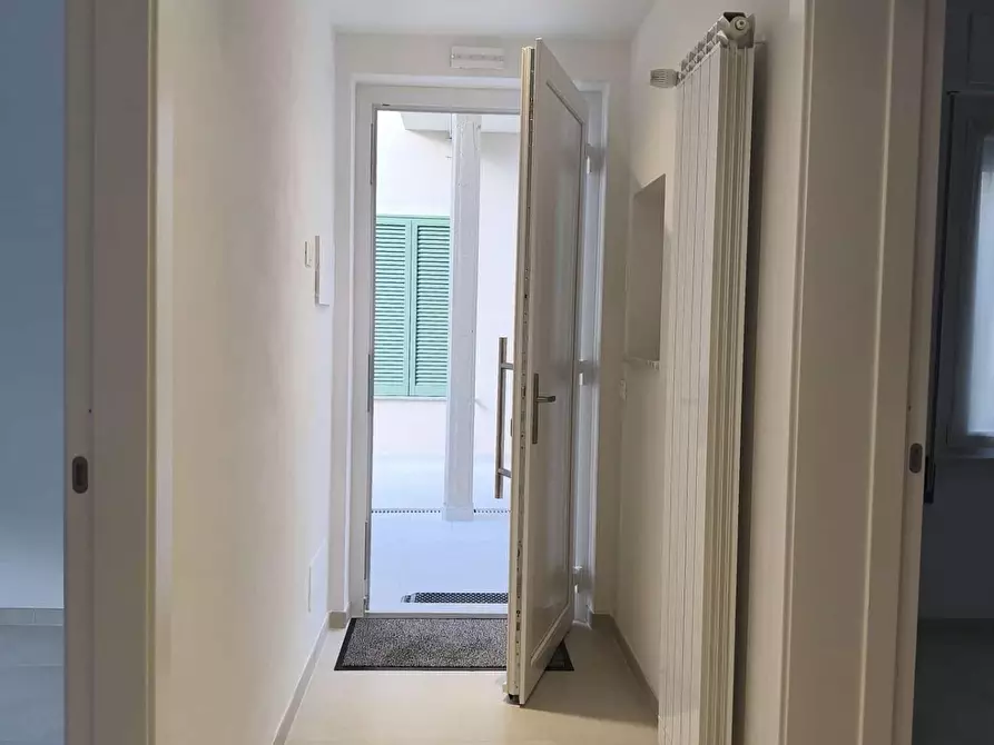 Immagine 9 di Appartamento in affitto  a Carrara