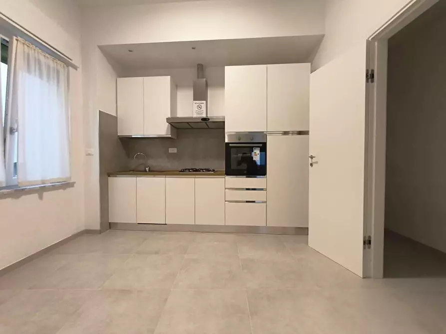 Immagine 3 di Appartamento in affitto  a Carrara