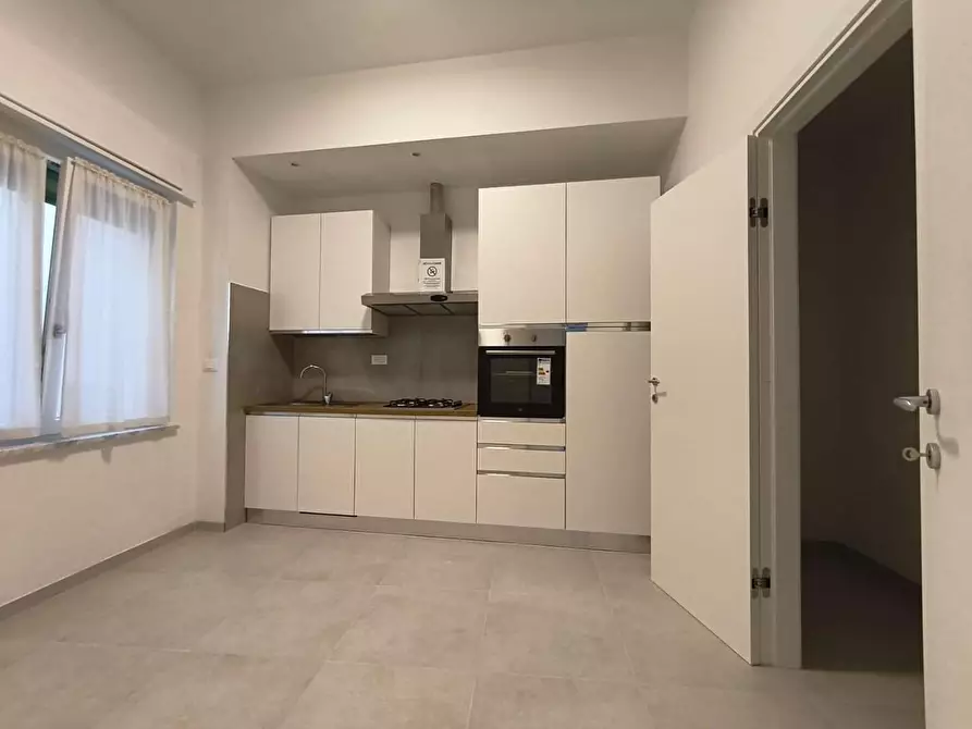 Immagine 2 di Appartamento in affitto  a Carrara