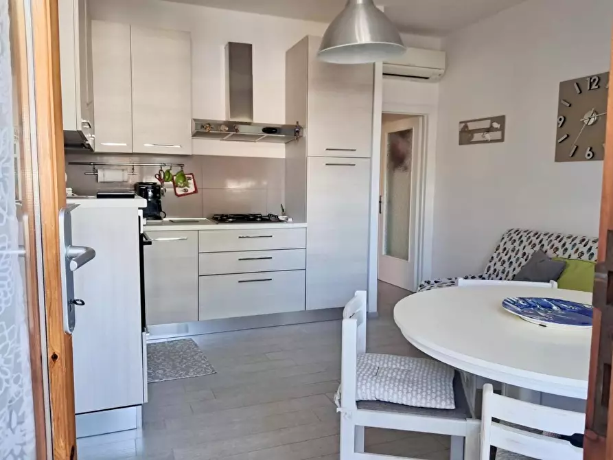 Immagine 2 di Appartamento in vendita  a Cecina