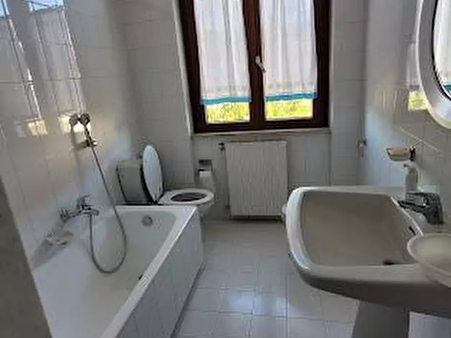 Immagine 10 di Porzione di casa in affitto  a Vezzano Ligure