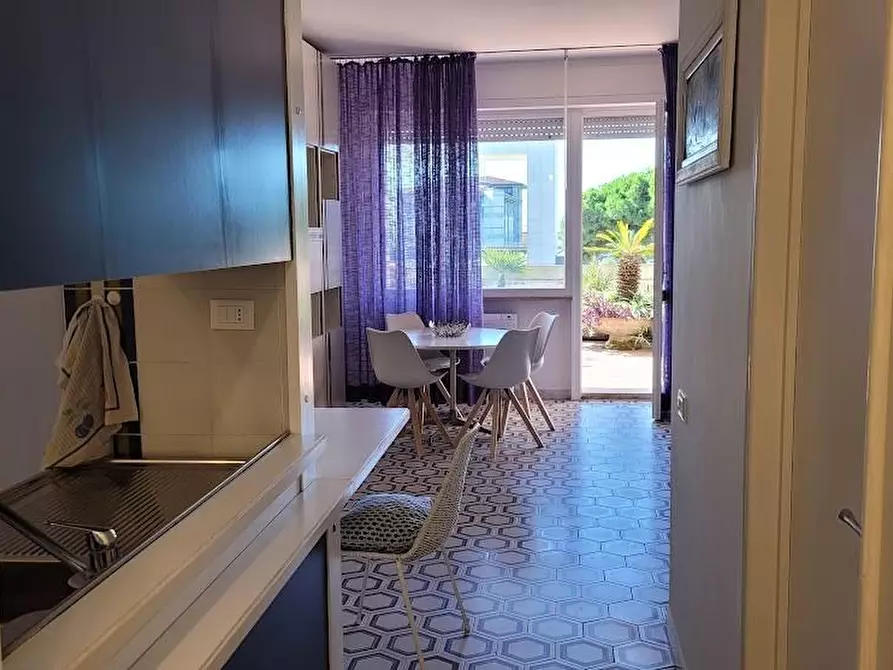 Immagine 7 di Appartamento in affitto  a Carrara