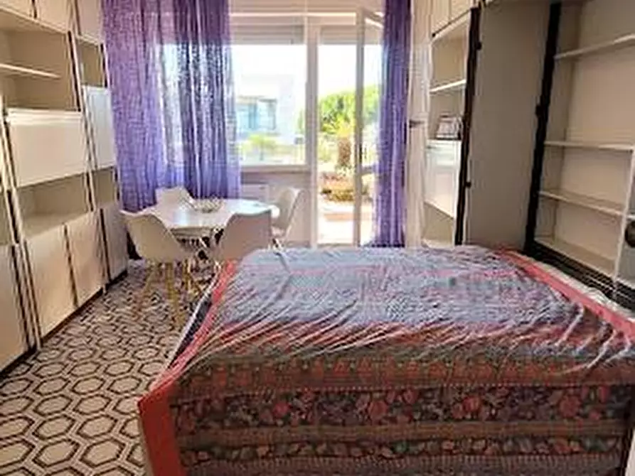 Immagine 11 di Appartamento in affitto  a Carrara