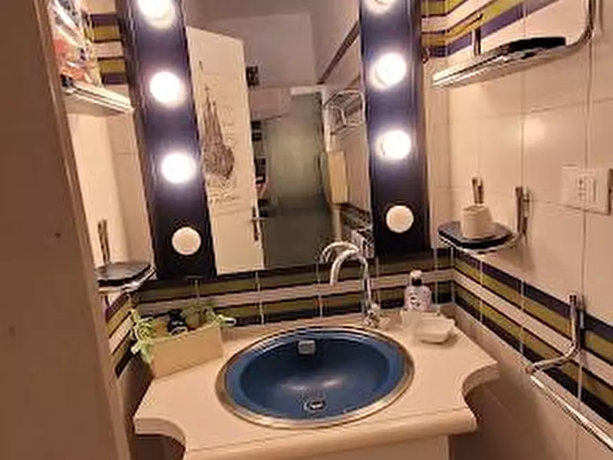 Immagine 15 di Appartamento in affitto  a Carrara