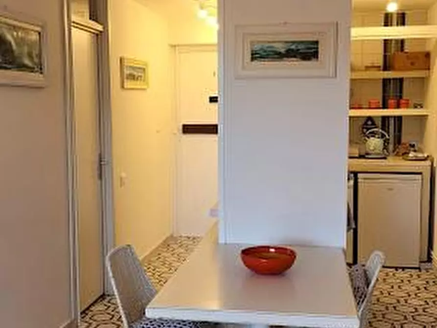 Immagine 14 di Appartamento in affitto  a Carrara