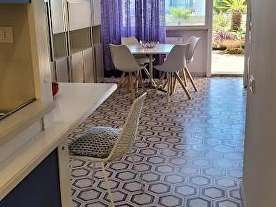 Immagine 12 di Appartamento in affitto  a Carrara