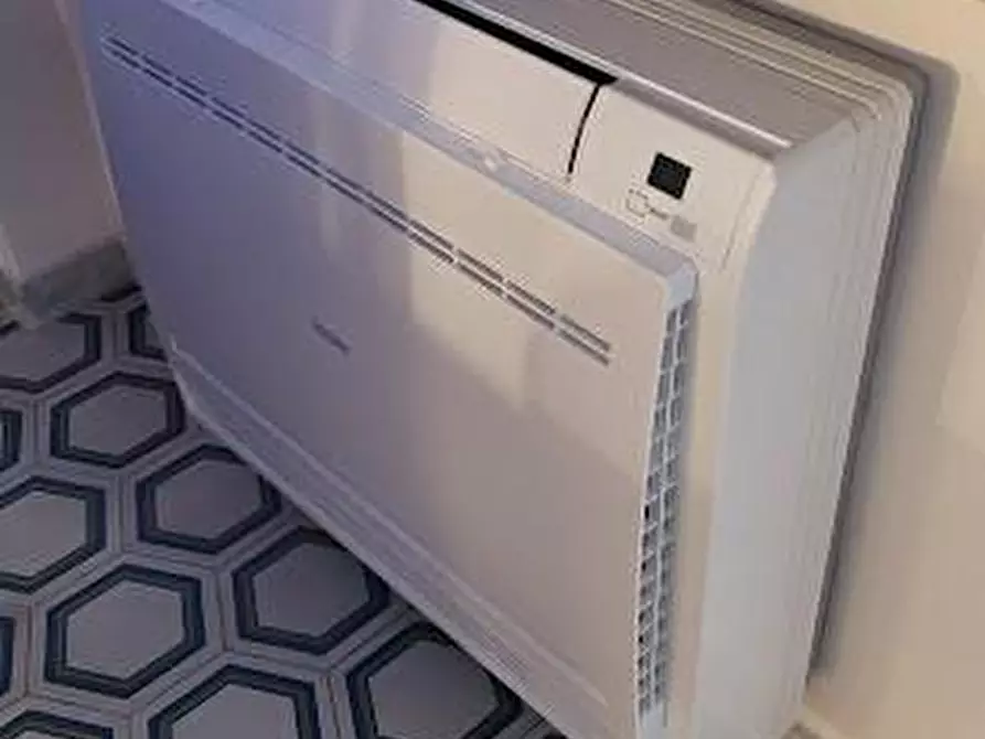 Immagine 16 di Appartamento in affitto  a Carrara