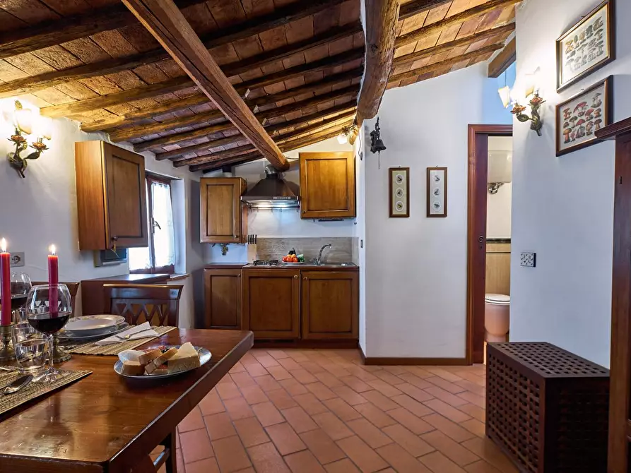 Immagine 5 di Appartamento in vendita  a Siena