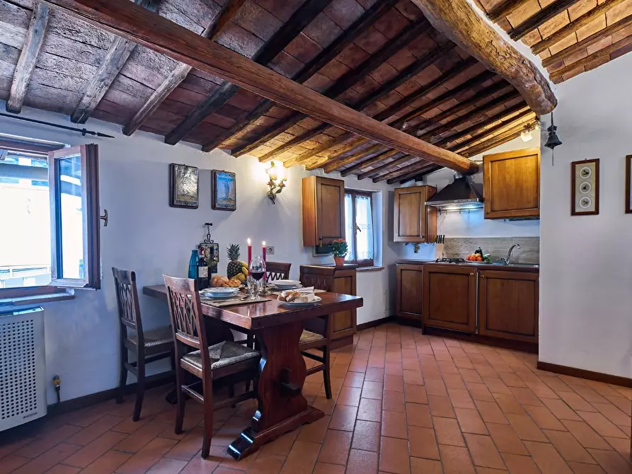 Immagine 3 di Appartamento in vendita  a Siena