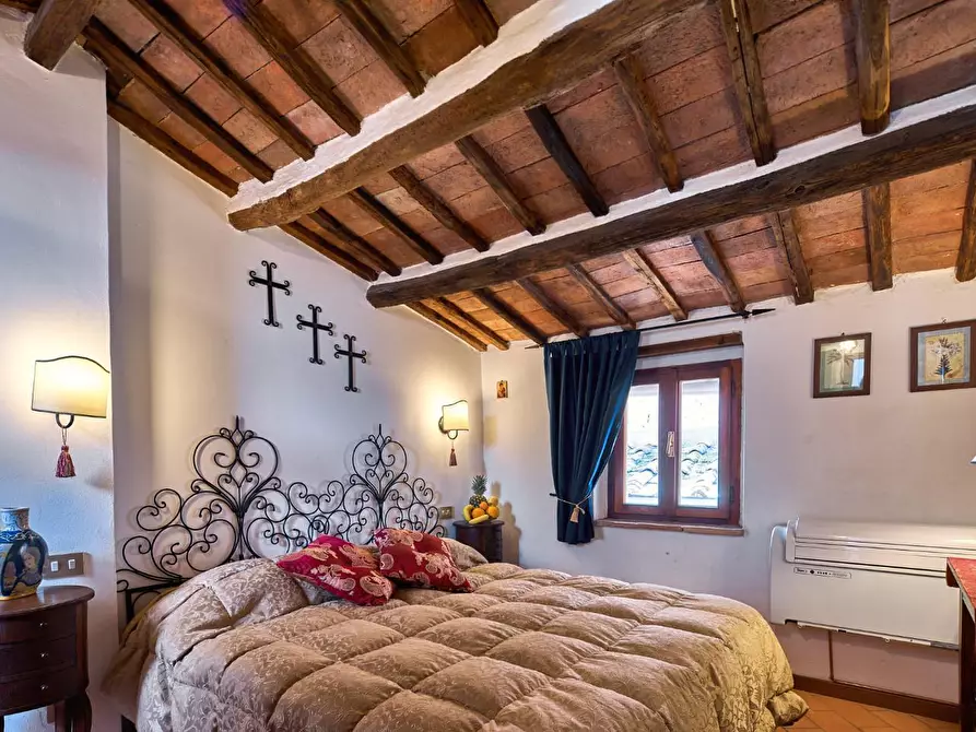 Immagine 6 di Appartamento in vendita  a Siena