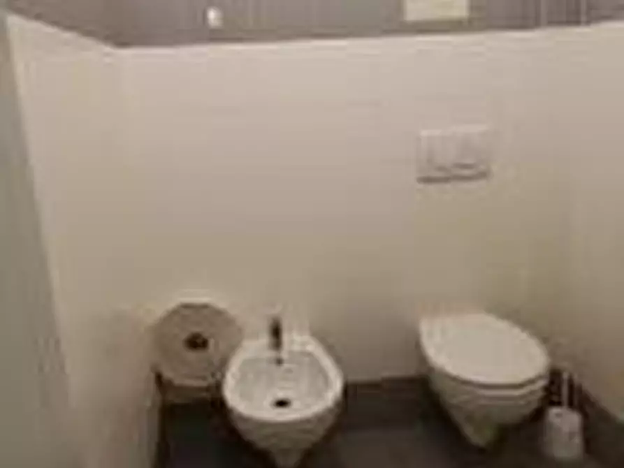 Immagine 14 di Ufficio in affitto  a Pisa