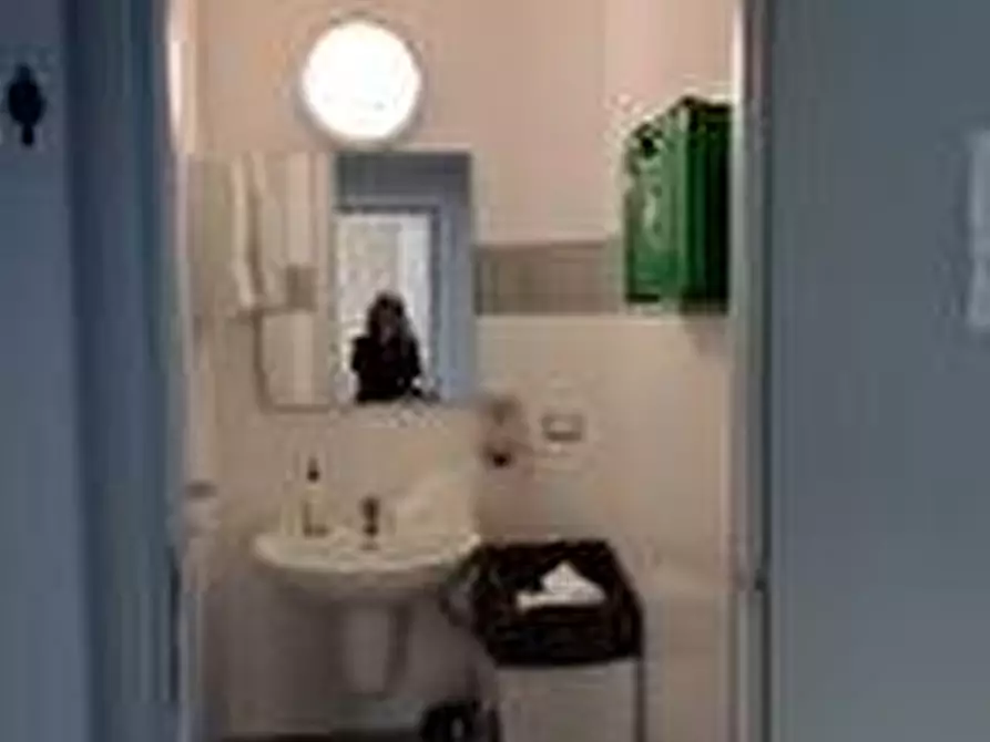 Immagine 13 di Ufficio in affitto  a Pisa