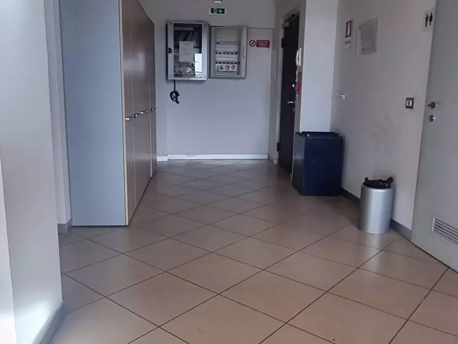Immagine 13 di Ufficio in affitto  a Pisa