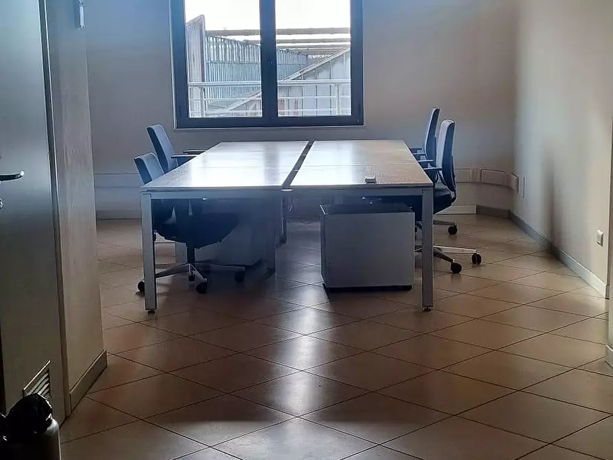 Immagine 11 di Ufficio in affitto  a Pisa