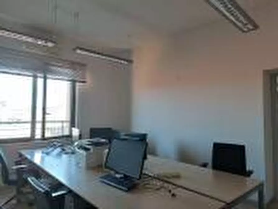Immagine 12 di Ufficio in affitto  a Pisa