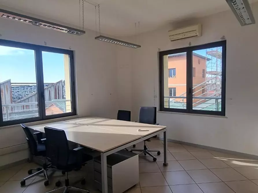 Immagine 10 di Ufficio in affitto  a Pisa