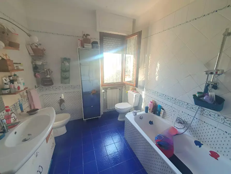 Immagine 8 di Appartamento in vendita  a Lucca