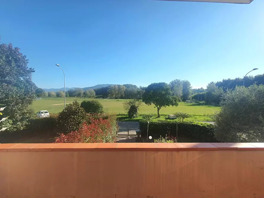 Immagine 14 di Appartamento in vendita  a Lucca
