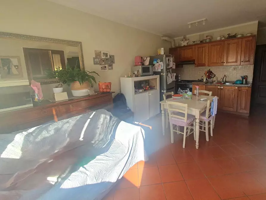 Immagine 4 di Appartamento in vendita  a Lucca