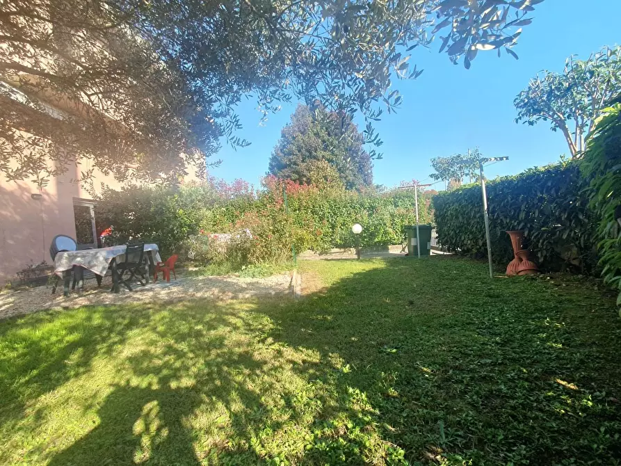 Immagine 20 di Appartamento in vendita  a Lucca