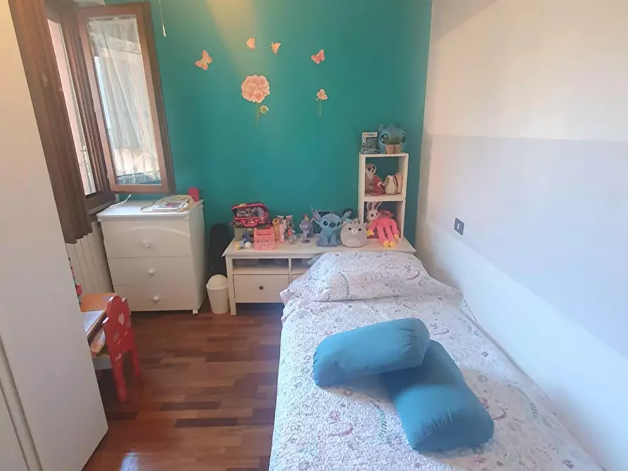 Immagine 6 di Appartamento in vendita  a Lucca