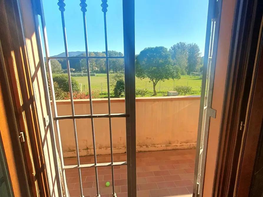 Immagine 12 di Appartamento in vendita  a Lucca