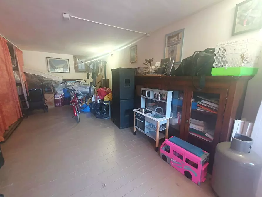 Immagine 21 di Appartamento in vendita  a Lucca