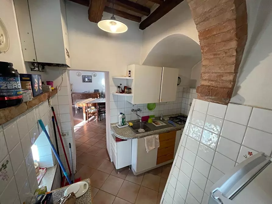 Immagine 9 di Appartamento in vendita  a Siena